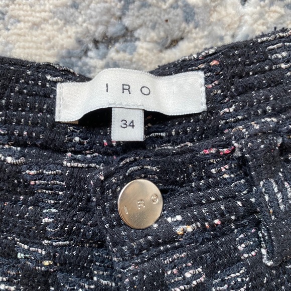 Iro Shorts - Picture 2 of 2